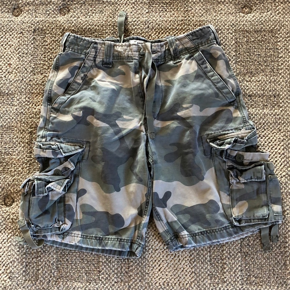 Men’s cargo shorts